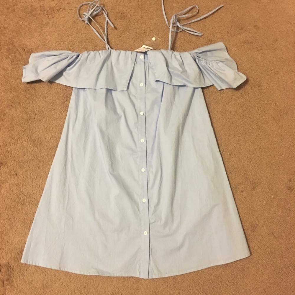 Simple off the shoulder sundress